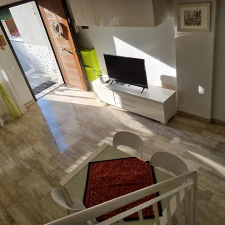 Apartamento Intero Con Giardino E Parcheggio *
