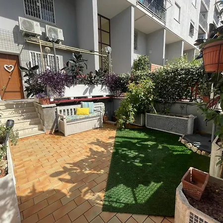 Intero Con Giardino E Parcheggio Rome