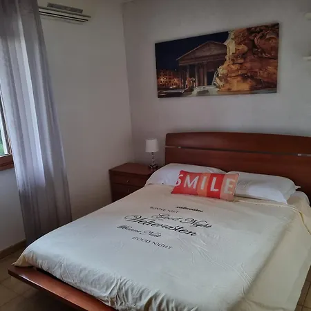 Intero Con Giardino E Parcheggio דירה רומא